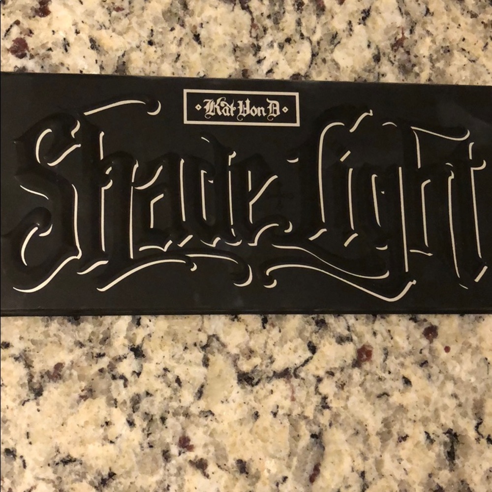 Kat Von D Shade Light Contour Kit